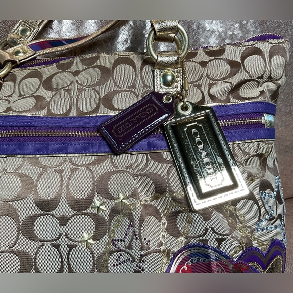 Coach Poppy - Picture 3 of 15